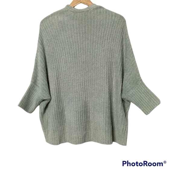 Barefoot Dreams CozyChic Lite Ribbed Shrug Cardi in Meadow Green Size S/M - Picture 2 of 5